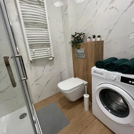 Comfortable Near Manufaktura Free Parking