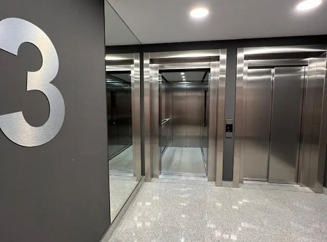 Comfortable Near Manufaktura Free Parking 公寓