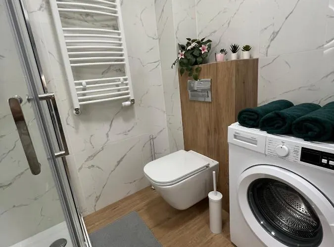 Comfortable Near Manufaktura Free Parking