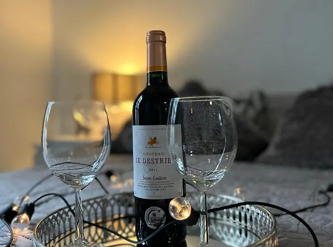 Comfortable Near Manufaktura Free Parking 公寓