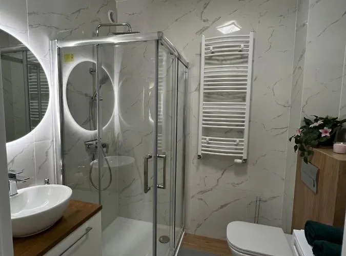 Comfortable Near Manufaktura Free Parking